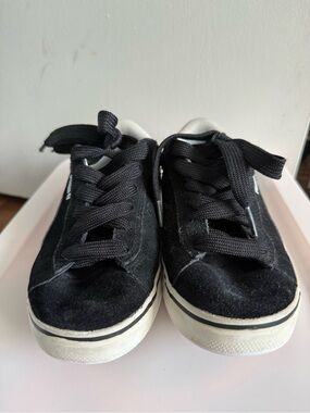 Puma Kids Black Suede Low-Top Sneakers